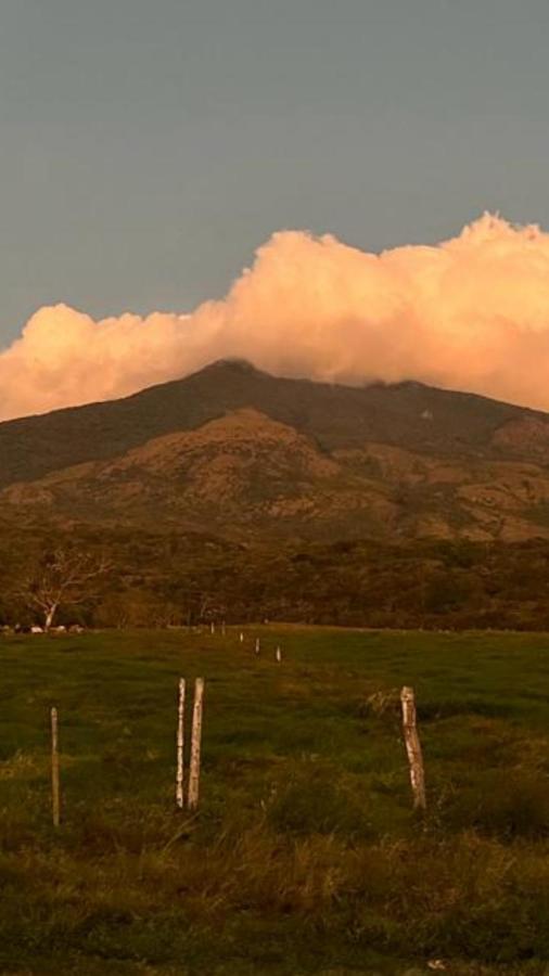 Miravalles Volcano House Guayabal  Eksteriør bilde