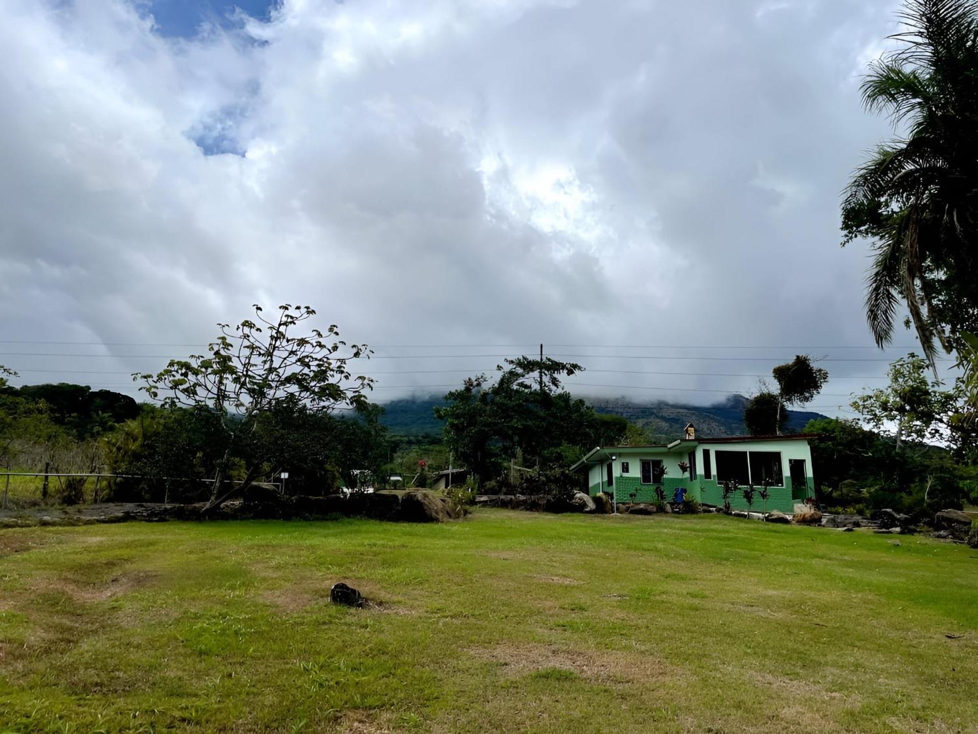 Miravalles Volcano House Guayabal  Eksteriør bilde
